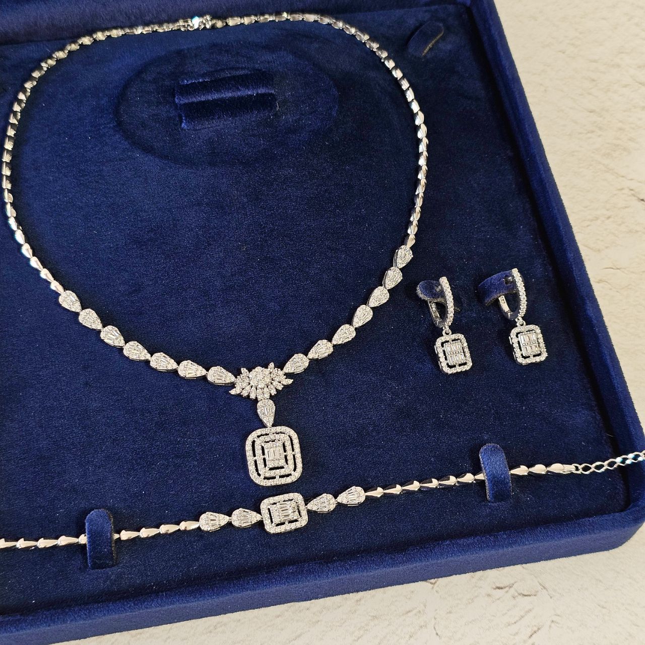 سرویس جواهری نقره طرح امرالدکات