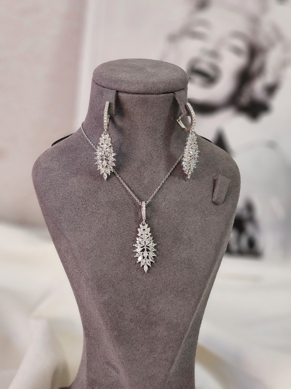 نیم ست نقره زنانه طرح اشکی