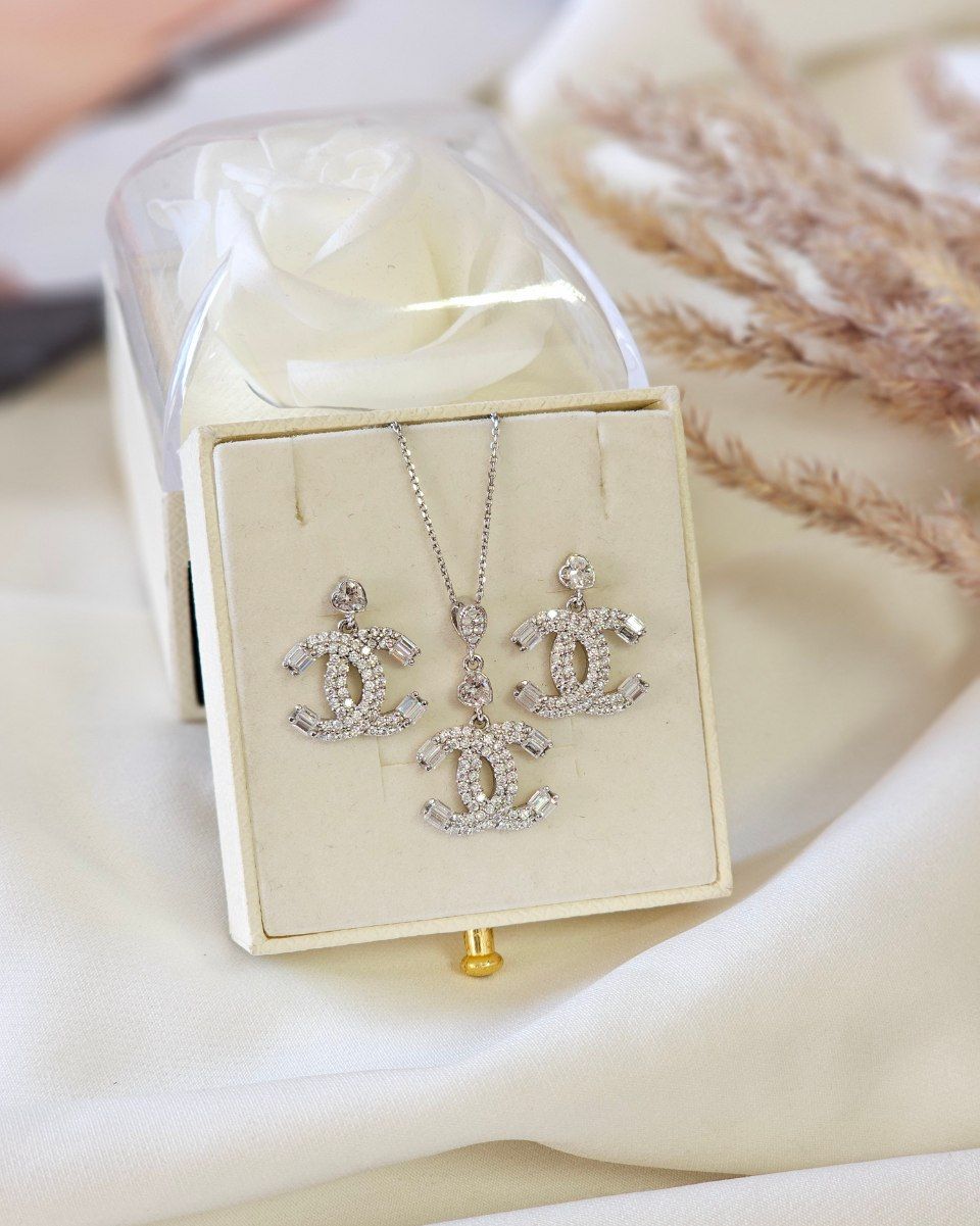 نیم ست نقره طرح C زنانه