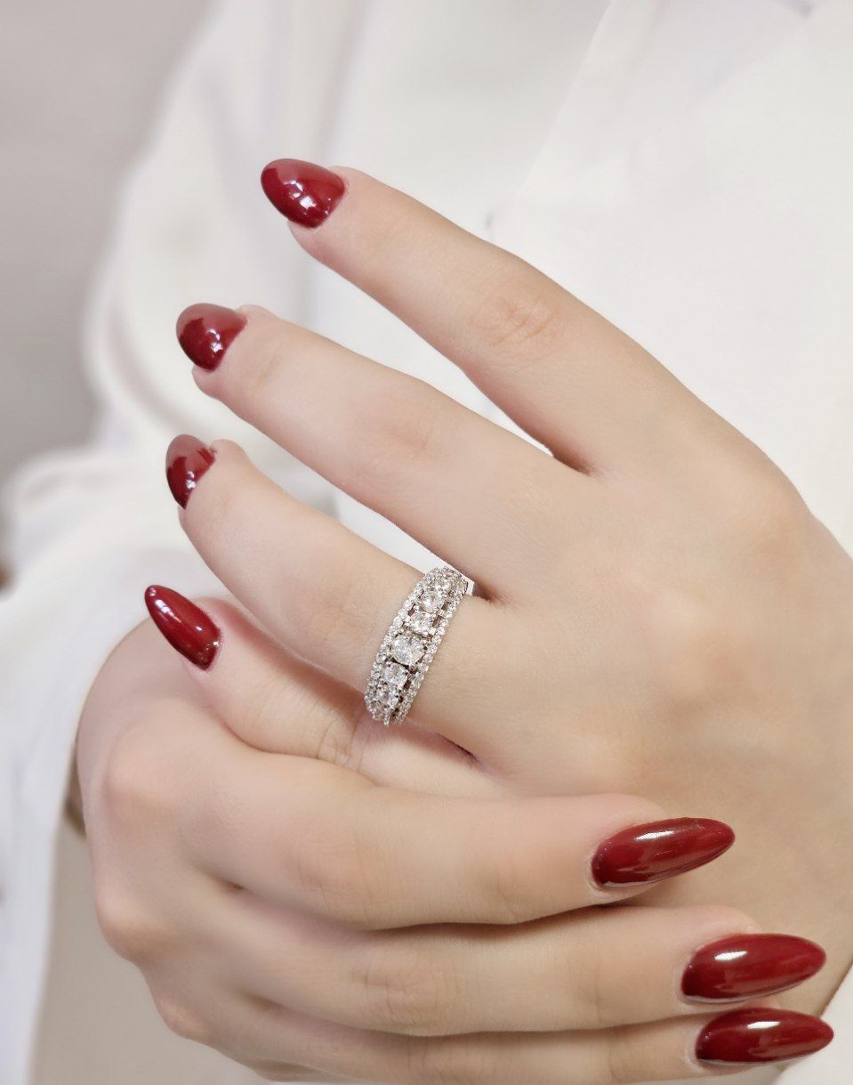 انگشتر نقره زنانه طرح جواهری سبک