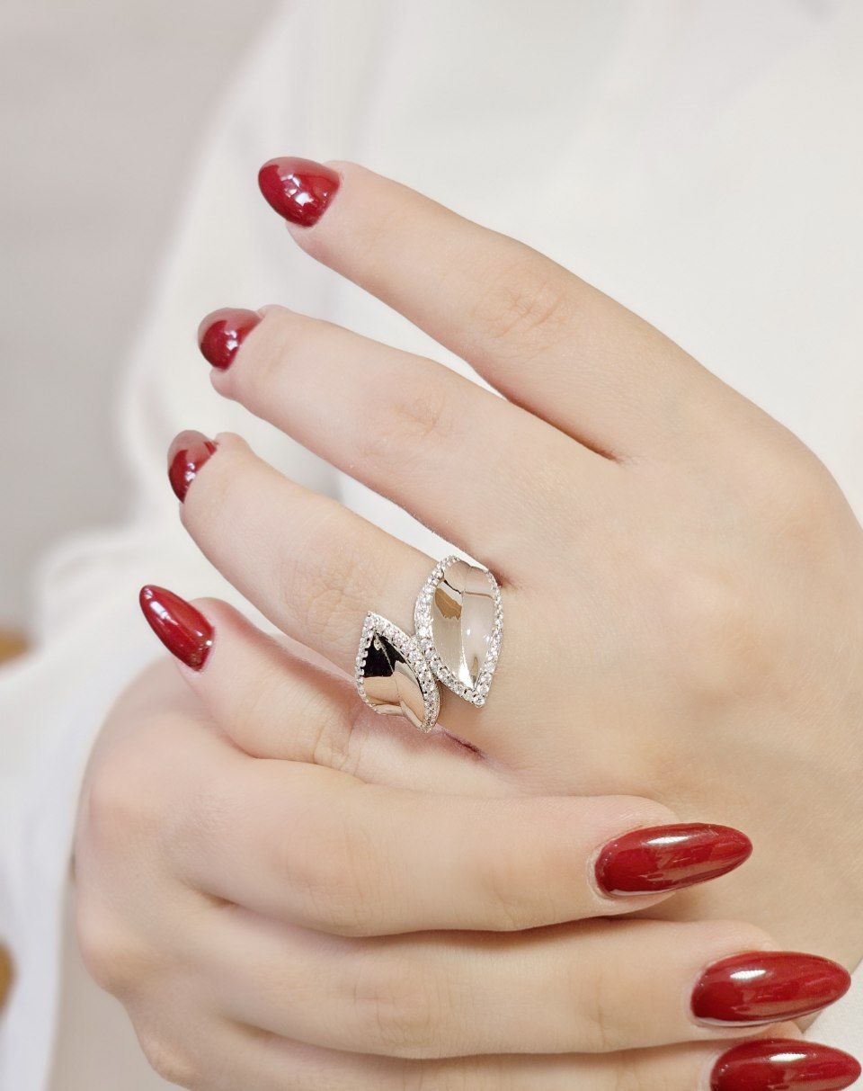 انگشتر نقره زنانه طرح برگ